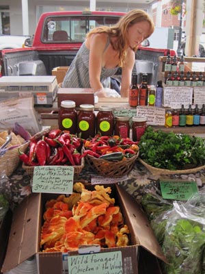 Kim looking lovely at a summer market Saturday